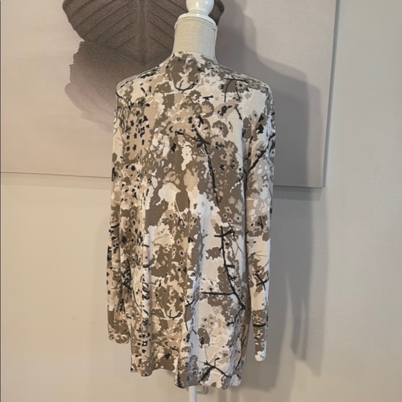 Isaac Mizrahi Stylish Print Cardigan - Picture 3 of 5